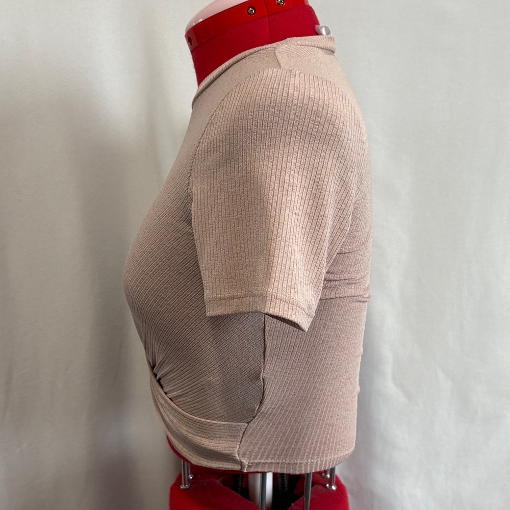 Divided Beige Ribbed Crop Top - Picture 4 of 6